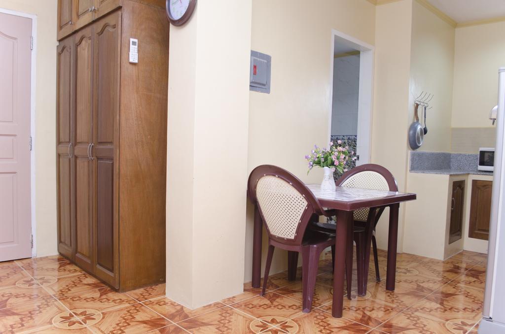 Julz Tropical Apartments Olongapo Kültér fotó